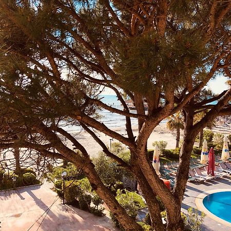 Mali I Robit Beachfront Apartment 格勒姆 外观 照片