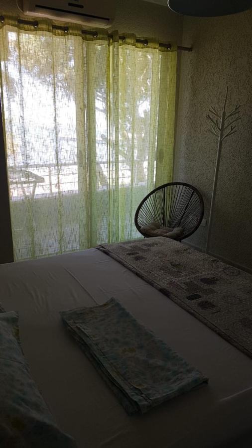 Mali I Robit Beachfront Apartment 格勒姆 外观 照片