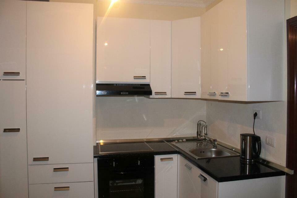 Mali I Robit Beachfront Apartment 格勒姆 外观 照片