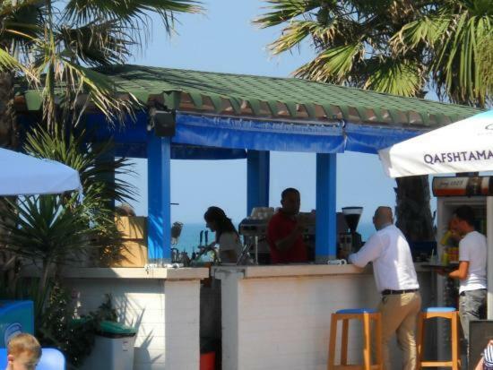 Mali I Robit Beachfront Apartment 格勒姆 外观 照片