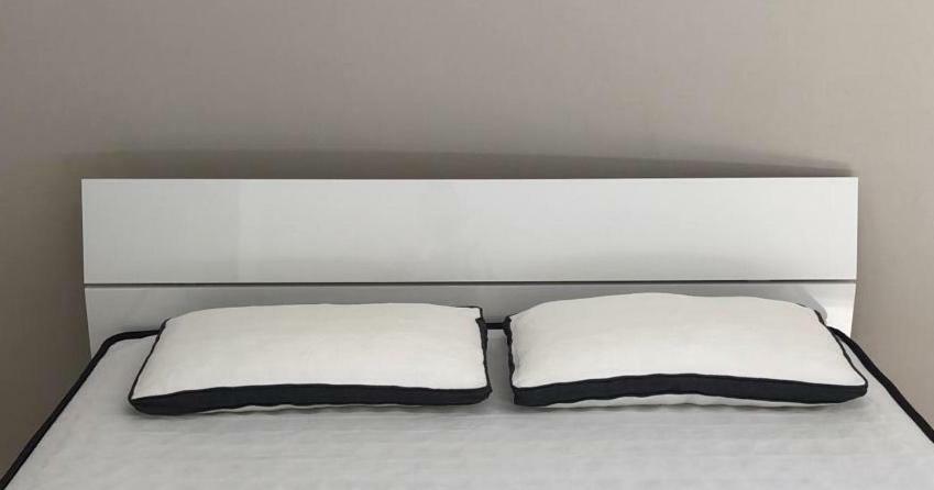 Mali I Robit Beachfront Apartment 格勒姆 外观 照片