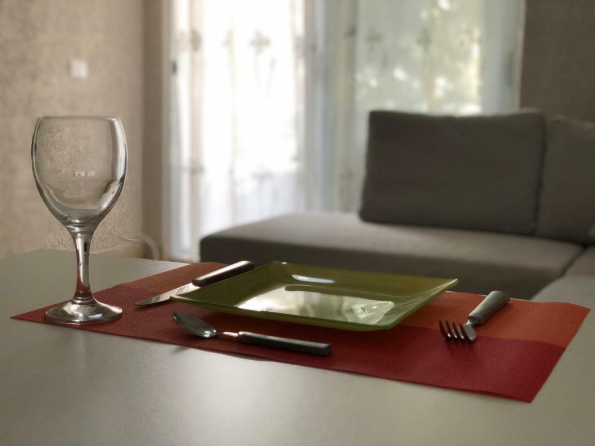 Mali I Robit Beachfront Apartment 格勒姆 外观 照片